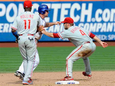 Mets aim to stop 3-game slide, play the Phillies